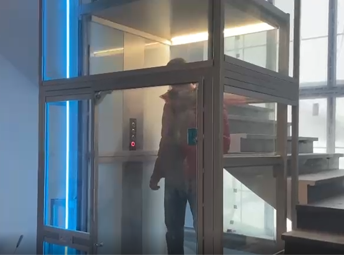 стеклянный коттеджный лифт производство Россия
